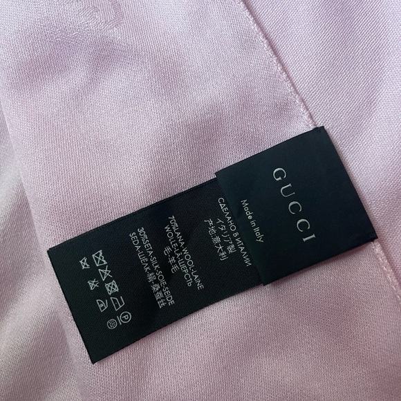 GUCCI Gucci Rose Pink Wool Silk Blend Wrap Monogram Shawl Scarf - Picture 3 of 6